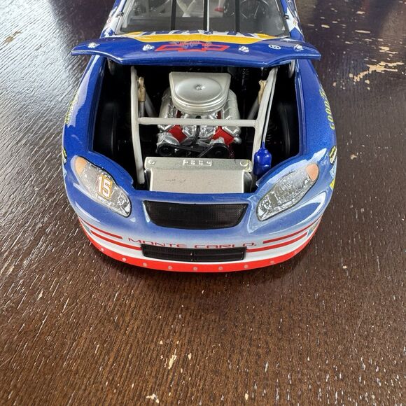 Action 2005 Michael Waltrip 1/24 Diecast Chevrolet Stock Car #15 Dale Earnhardt - Picture 3 of 12
